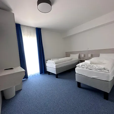 Marina Park 호텔 *